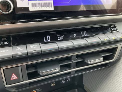 Certified 2025 Toyota Camry SE image 23