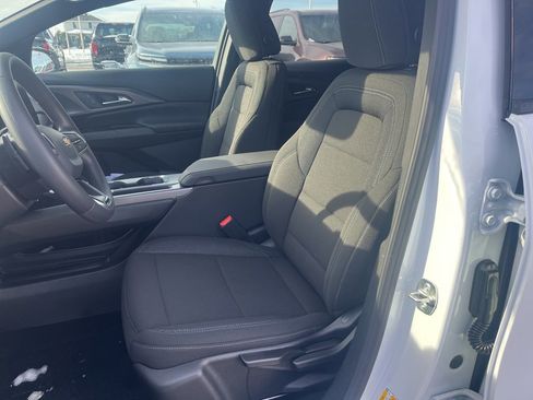 New 2026 Chevrolet Equinox EV LT image 9