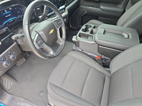 Used 2025 Chevrolet Silverado 1500 LT AWD/4WD image 16