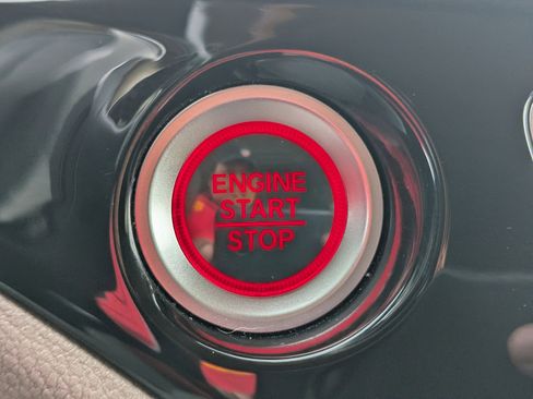 Certified 2018 Honda Pilot Touring image 24