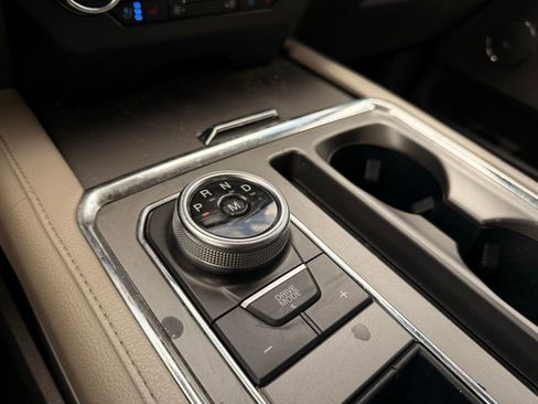 Used 2021 Ford Expedition XLT image 38