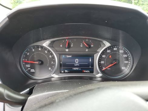 Used 2019 Chevrolet Equinox LT FWD image 24