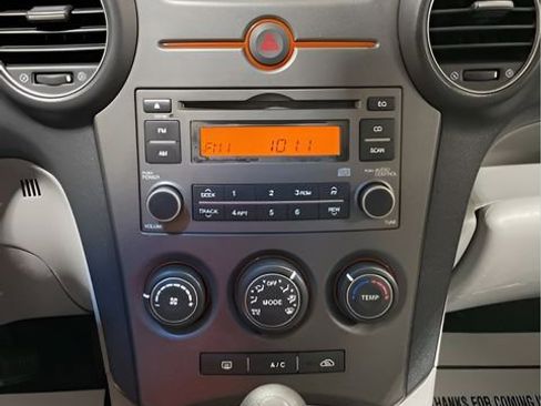 Used 2007 Kia Rondo LX w/ Convenience Pkg image 17