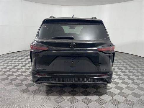 New 2026 Toyota Sienna XSE AWD/4WD image 6