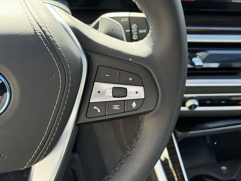 Used 2025 BMW X5 xDrive50e w/ Premium Package image 23