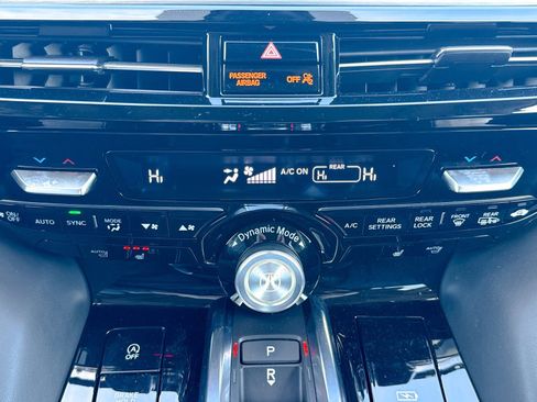 Used 2024 Acura MDX SH-AWD w/ Technology Package image 32