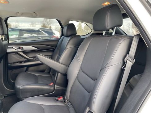 Used 2023 MAZDA CX-9 Touring Plus image 3
