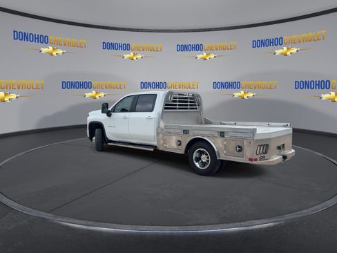 Used 2024 Chevrolet Silverado 3500 LT w/ Convenience Package AWD/4WD image 4