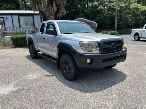 Used 2011 Toyota Tacoma PreRunner image 5