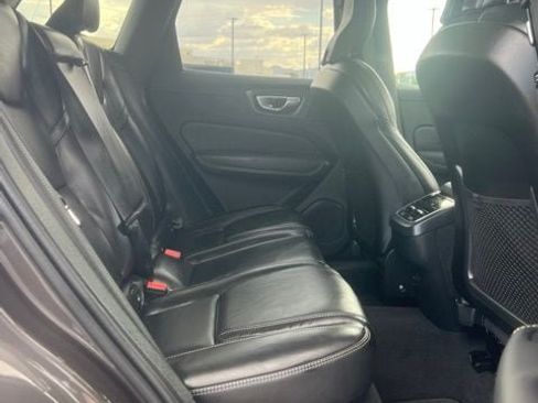 Certified 2025 Volvo XC60 B5 Ultra w/ Protection Package Premier AWD/4WD image 30