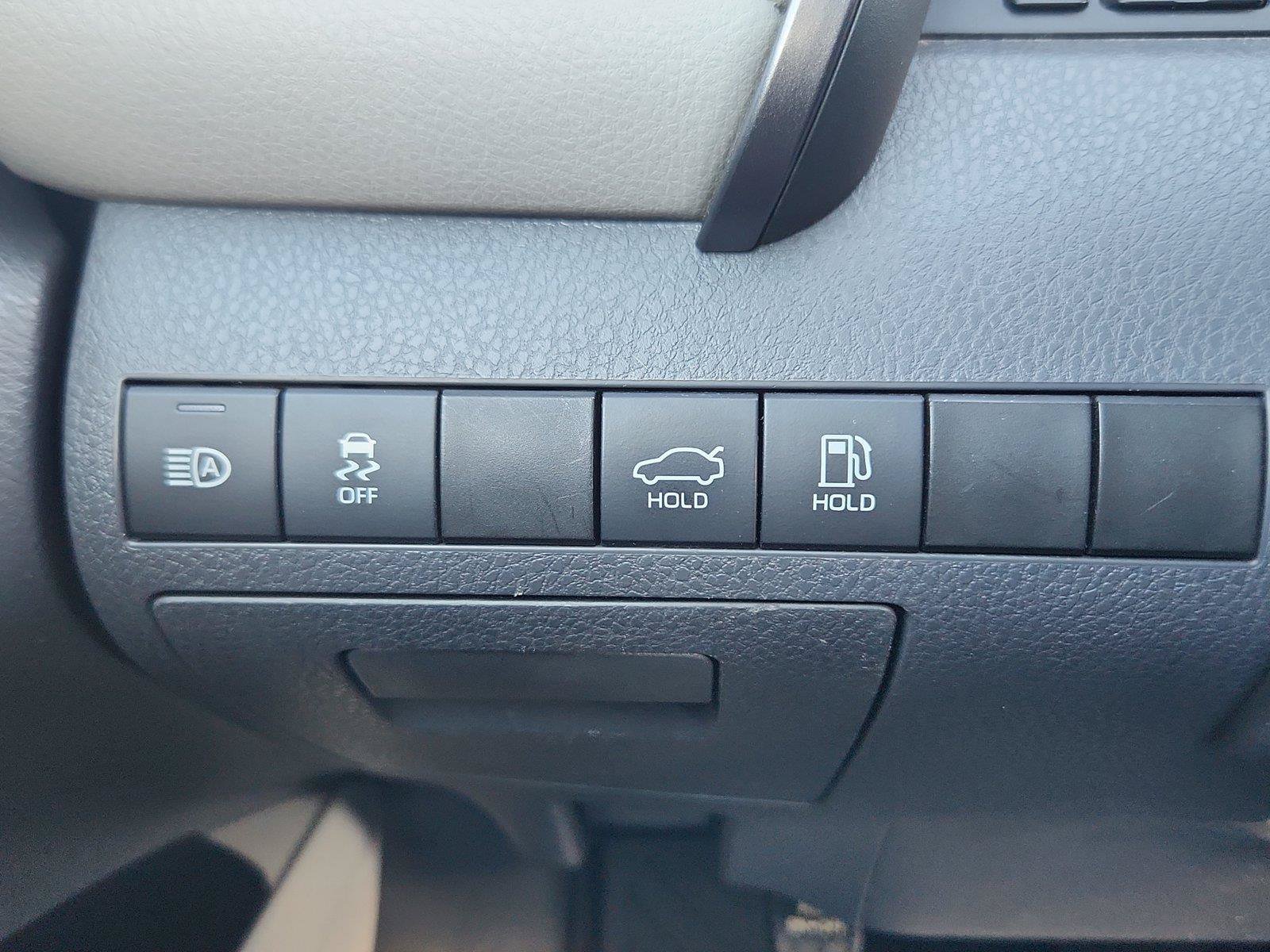 Used 2019 Toyota Camry SE FWD image 33