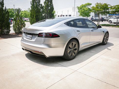 Used 2025 Tesla Model S image 11