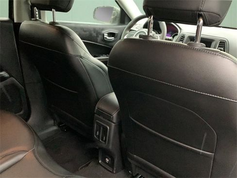 Used 2021 Jeep Compass Latitude image 42