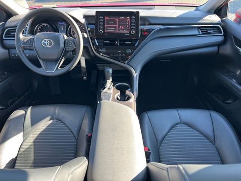 Used 2024 Toyota Camry SE image 14