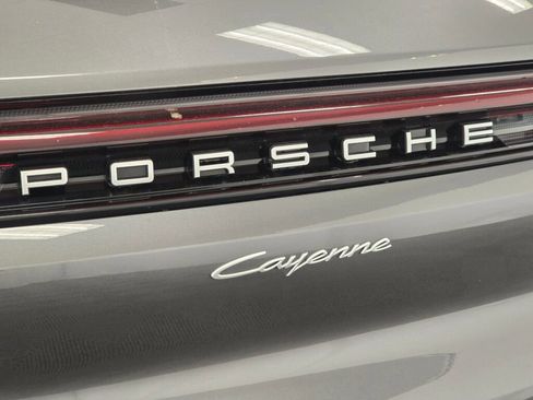 Certified 2025 Porsche Cayenne image 32