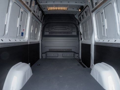 New 2025 Mercedes-Benz Sprinter 2500 image 9