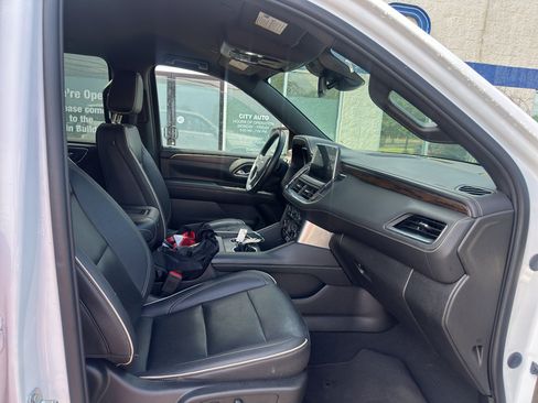 Used 2023 Chevrolet Suburban Premier AWD/4WD image 10