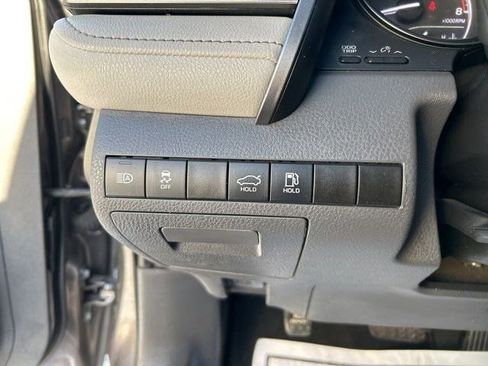 Used 2022 Toyota Camry SE image 19