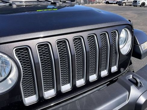 Used 2021 Jeep Wrangler Unlimited Sahara AWD/4WD image 30