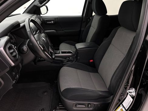 Used 2023 Toyota Tacoma TRD Sport image 11