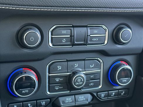 Used 2023 Chevrolet Tahoe Premier image 26