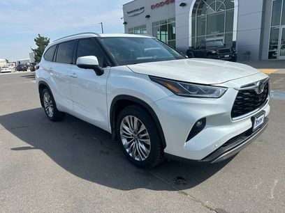 Used 2024 Toyota Highlander Platinum