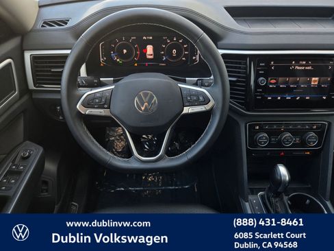 Used 2023 Volkswagen Atlas SE w/ Panoramic Sunroof Package FWD image 12