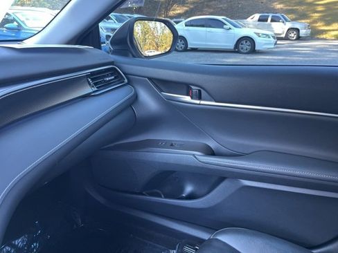 Used 2021 Toyota Camry XSE image 28
