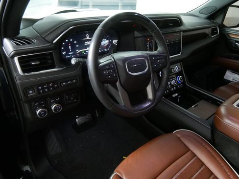 Used 2024 GMC Yukon Denali Ultimate image 13