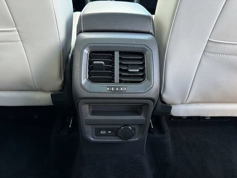 Used 2021 Volkswagen Tiguan SE w/ Panoramic Sunroof Package AWD/4WD image 25