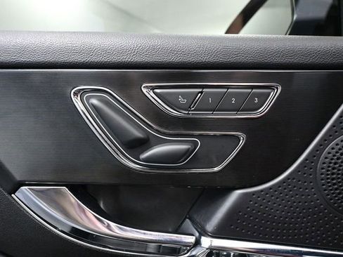 Used 2023 Lincoln Corsair Reserve w/ Jet Appearance Package image 21