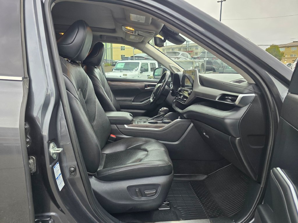 Used 2021 Toyota Highlander Platinum AWD/4WD image 12