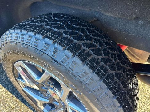 Used 2022 GMC Sierra 1500 SLT w/ SLT Premium Plus Package image 8