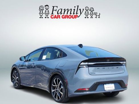 New 2026 Toyota Prius Plug-In Hybrid FWD image 3