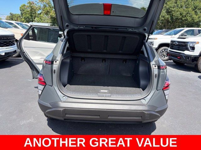 Used 2025 Hyundai Kona SEL FWD image 16