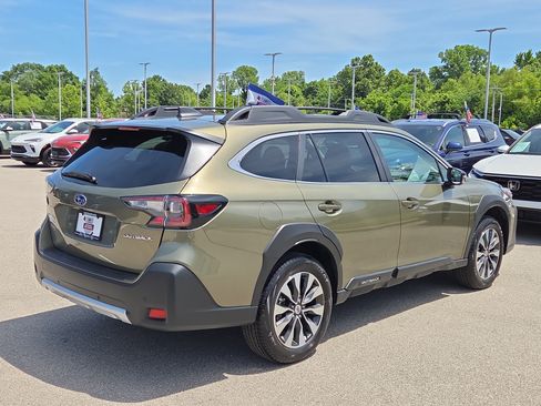 Certified 2025 Subaru Outback Limited AWD/4WD image 3