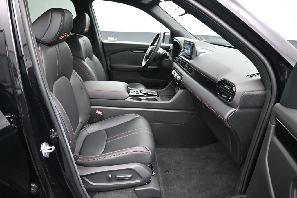 Certified 2024 Honda Pilot TrailSport image 27