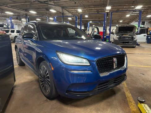 Used 2021 Lincoln Corsair AWD image 2