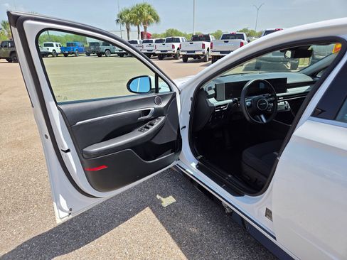 Used 2024 Hyundai Sonata SEL FWD image 11