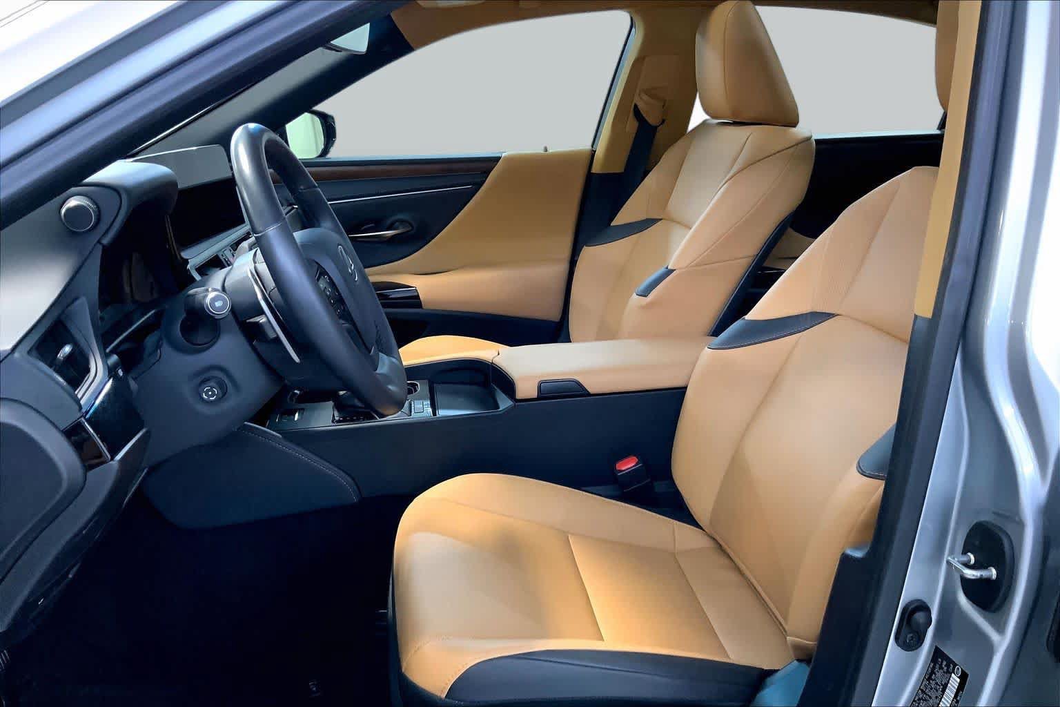 Used 2025 Lexus ES 350 w/ Accessory Package (Z1) FWD image 7