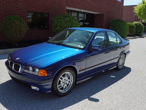 Used 1997 BMW 328i Sedan RWD image 2