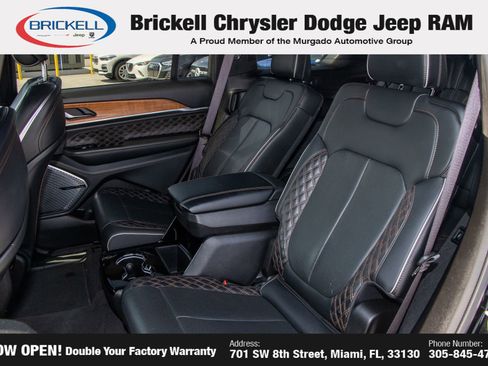 Used 2023 Jeep Grand Cherokee L Summit AWD/4WD image 16