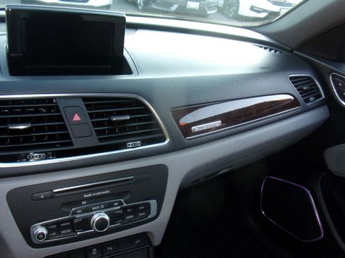 Used 2018 Audi Q3 2.0T Premium Plus w/ Premium Plus Package image 7