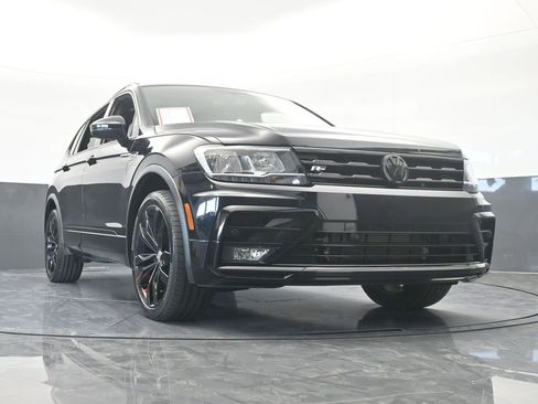 Used 2020 Volkswagen Tiguan SE R-Line image 70