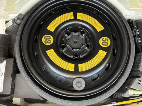 Used 2004 Porsche Cayenne S image 34