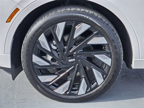 Used 2024 Lincoln Nautilus Black Label w/ Jet Appearance Package (87T) image 10