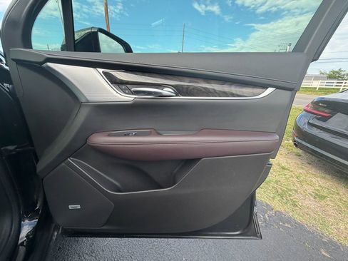 Used 2024 Cadillac XT6 Premium Luxury image 18