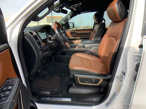 Used 2022 RAM 1500 Limited w/ Body Color Bumper Group AWD/4WD image 10