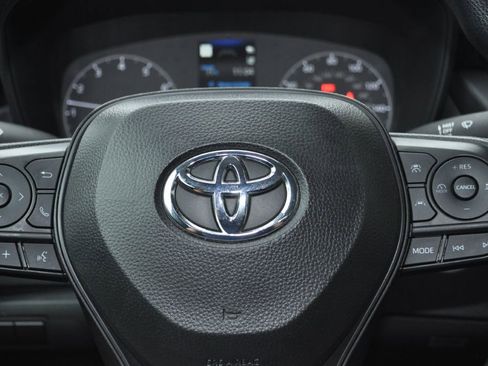 Used 2025 Toyota Corolla LE image 8