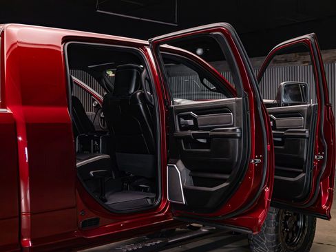 Used 2024 RAM 2500 Laramie w/ Night Edition AWD/4WD image 32